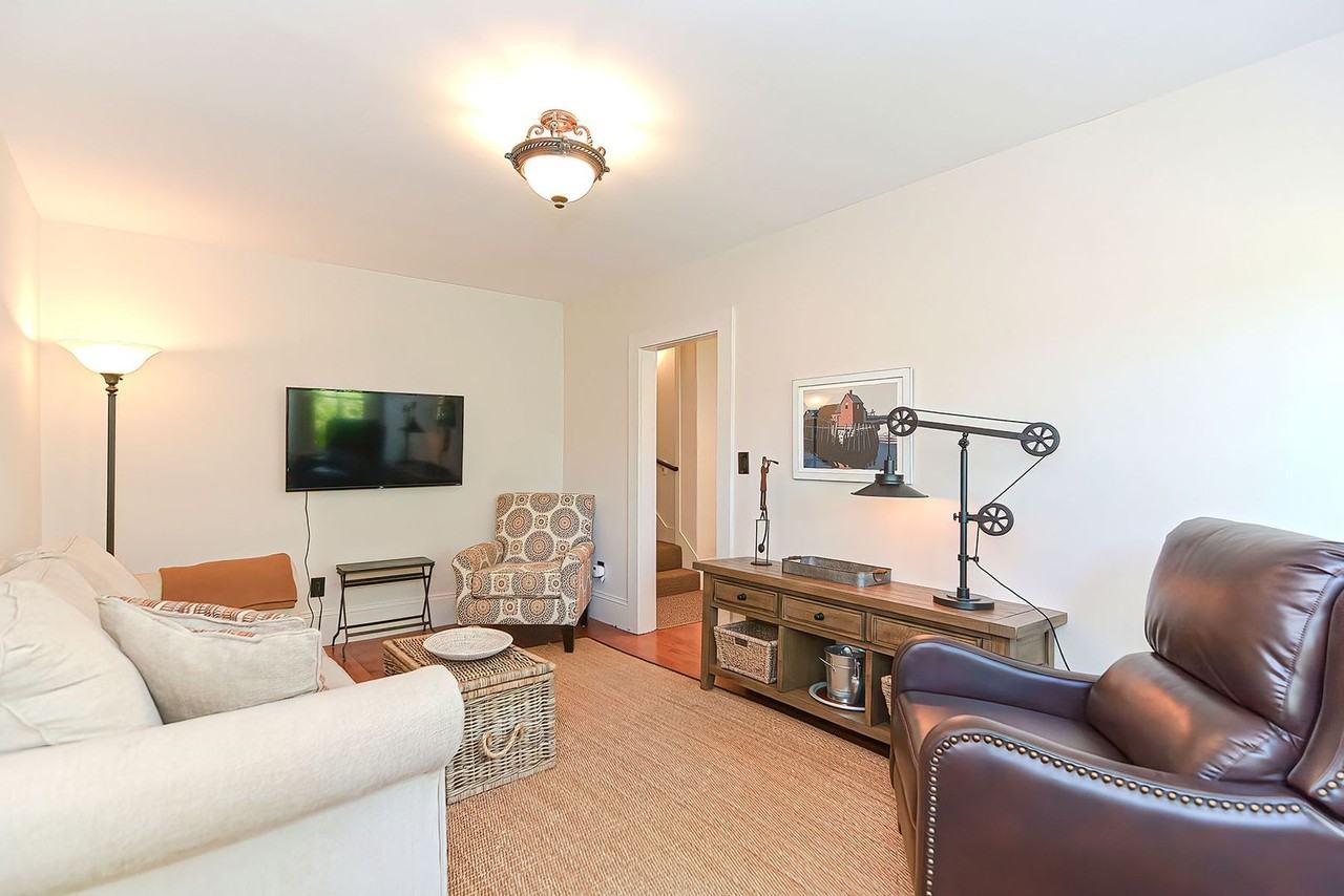 68B Granite St - Photo 2 of 17