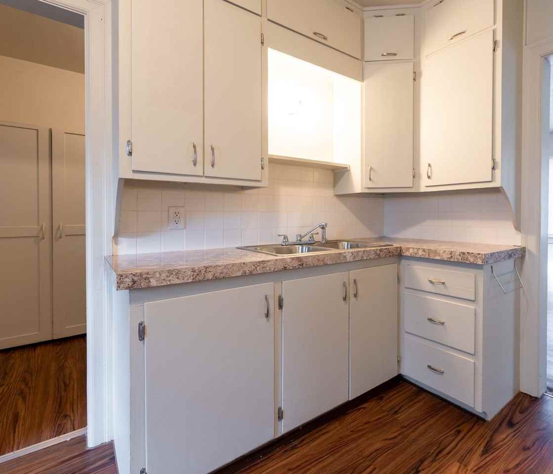 1973 E Cherrystreet Ct - Photo 5 of 17