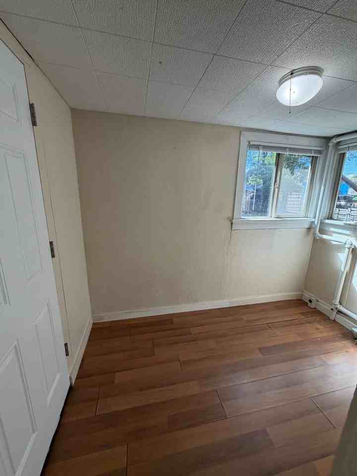 2130 Vine Ave - Photo 5 of 15