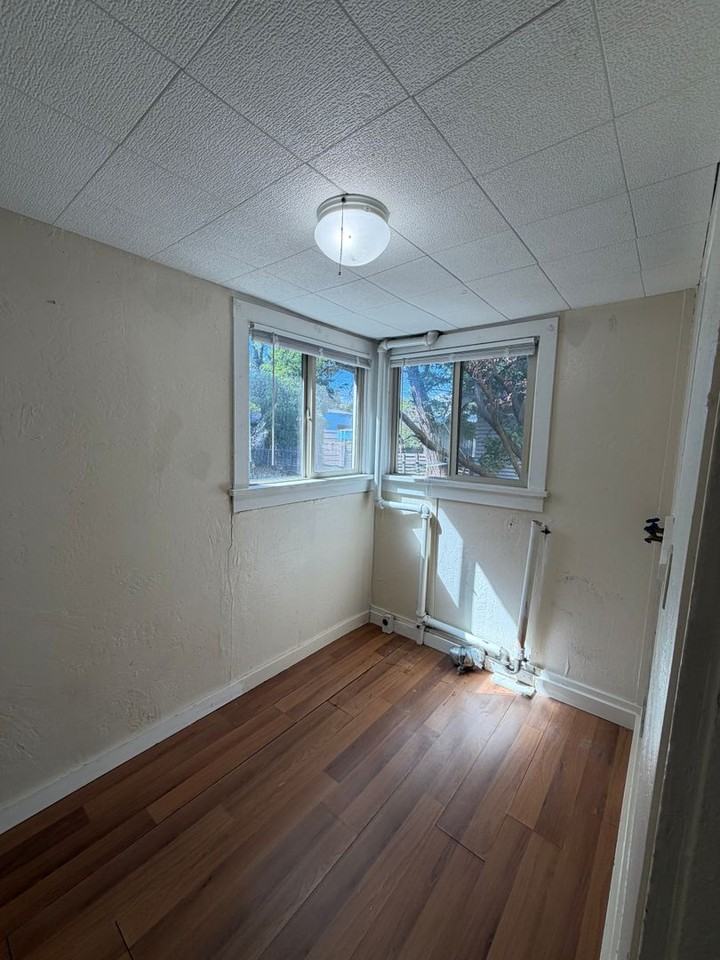 2130 Vine Ave - Photo 6 of 15