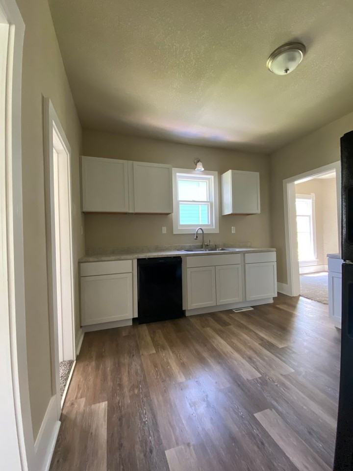 3637 Cornell St - Photo 5 of 10