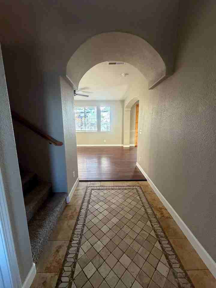 6212 Everest Ct - Photo 2 of 32