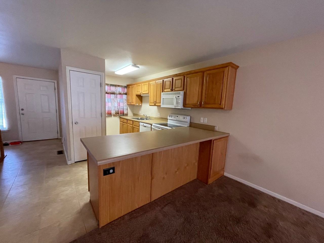 1216 Sundance Dr - Photo 2 of 14