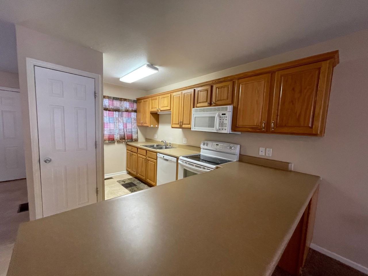 1216 Sundance Dr - Photo 3 of 14