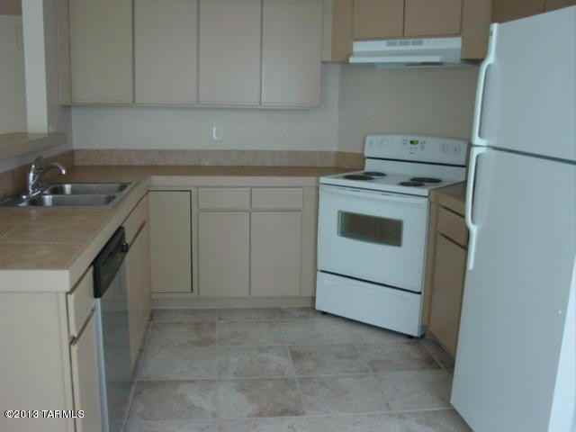 9409 N Albatross Dr - Photo 2 of 3