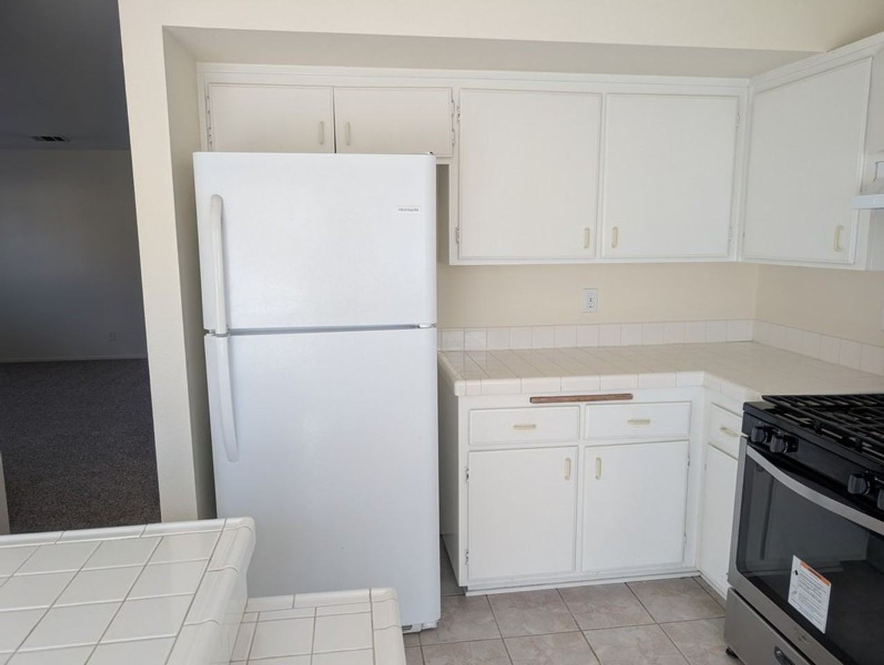 416 Embassy Ave - Photo 6 of 20