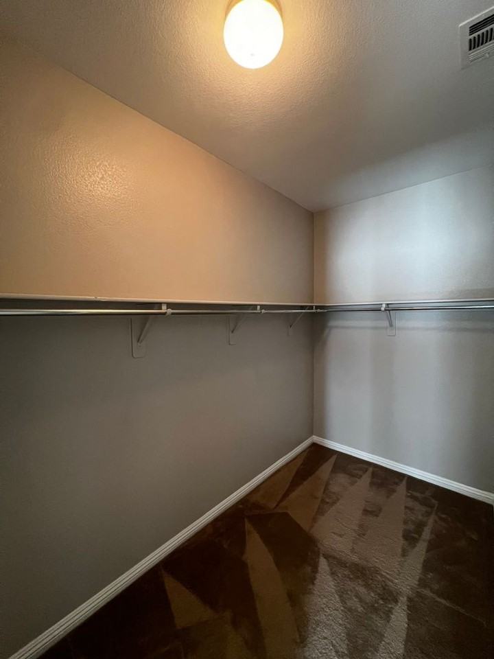8927 Snowtrack Ave - Photo 7 of 21