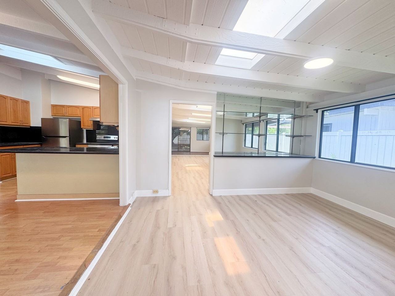 847 Akumu St - Photo 7 of 28