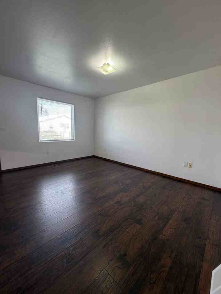 3390 Canyon Dr #C18 - Photo 4 of 13
