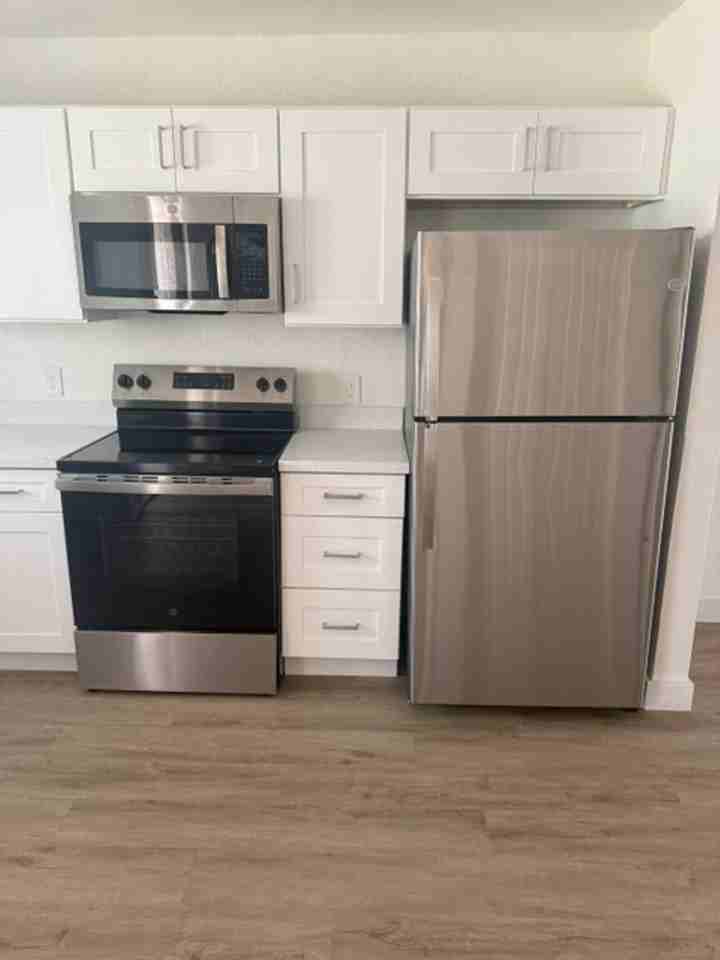 3034 N 24th Ln - Photo 2 of 16
