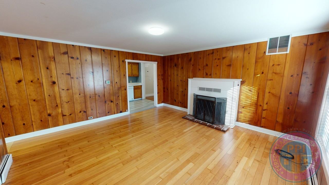 31 Ladd St - Photo 4 of 17