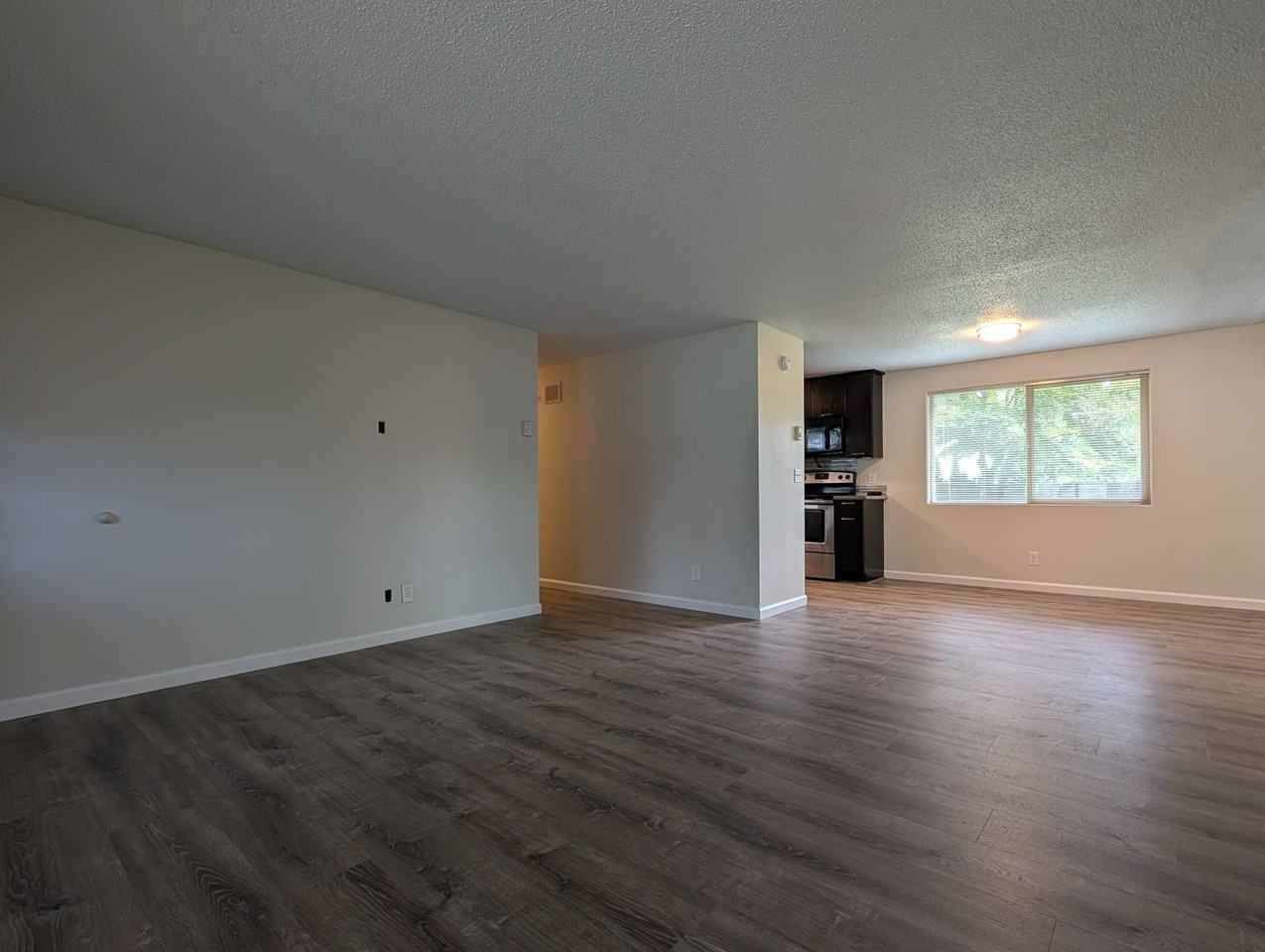 3245 Marvin Dr - Photo 5 of 25