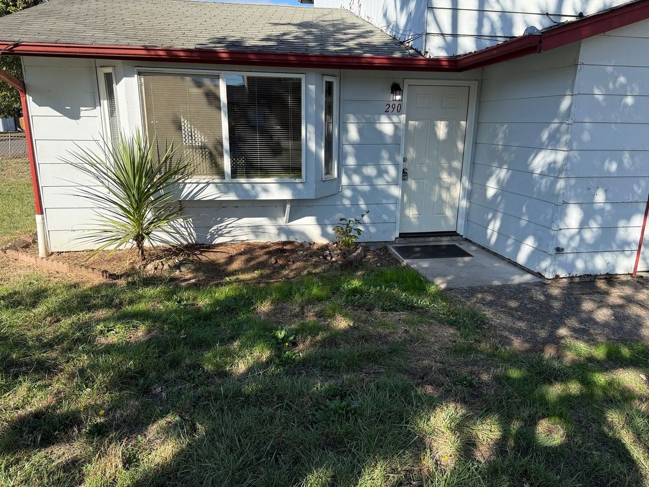 290 S 41st Pl - Photo 4 of 38