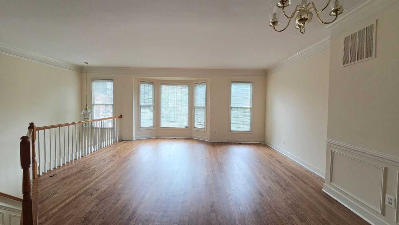 2540 Gadsby Pl - Photo 4 of 27