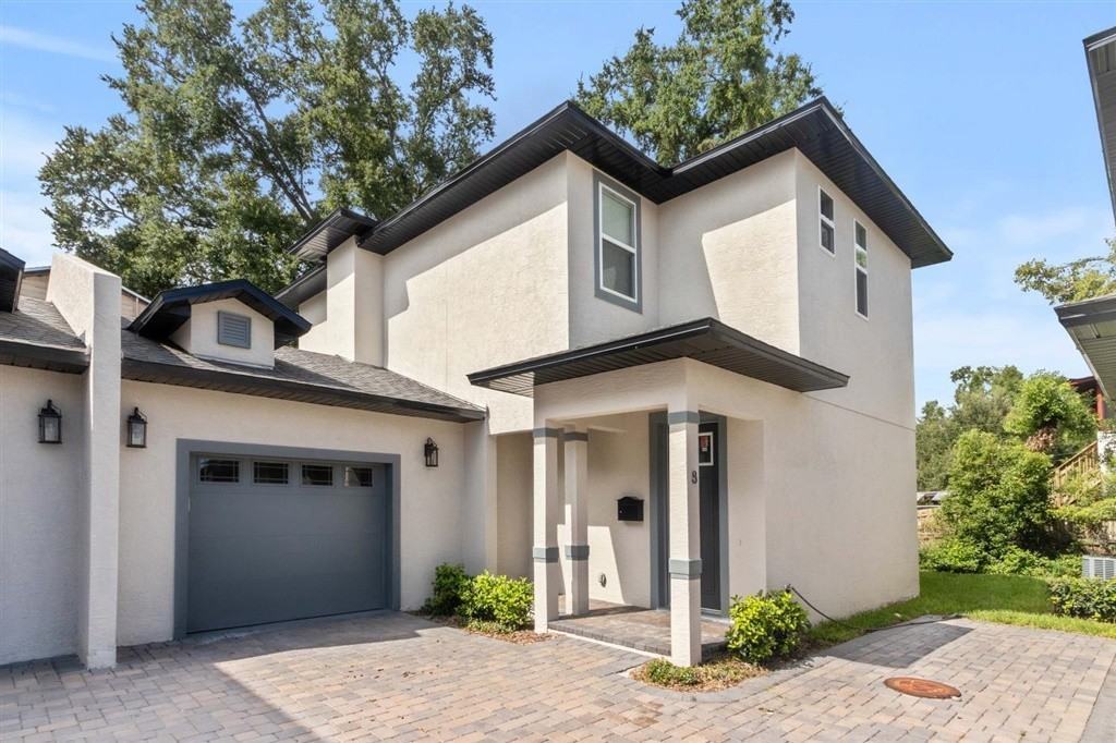 8 N Lakewood Dr