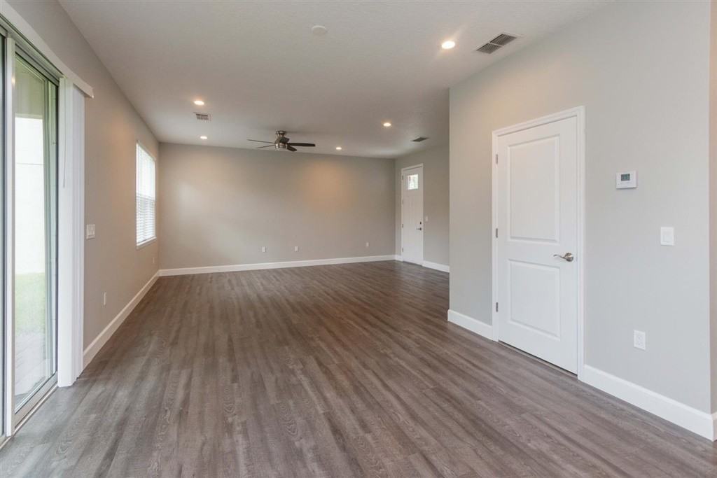 8 N Lakewood Dr - Photo 7 of 24
