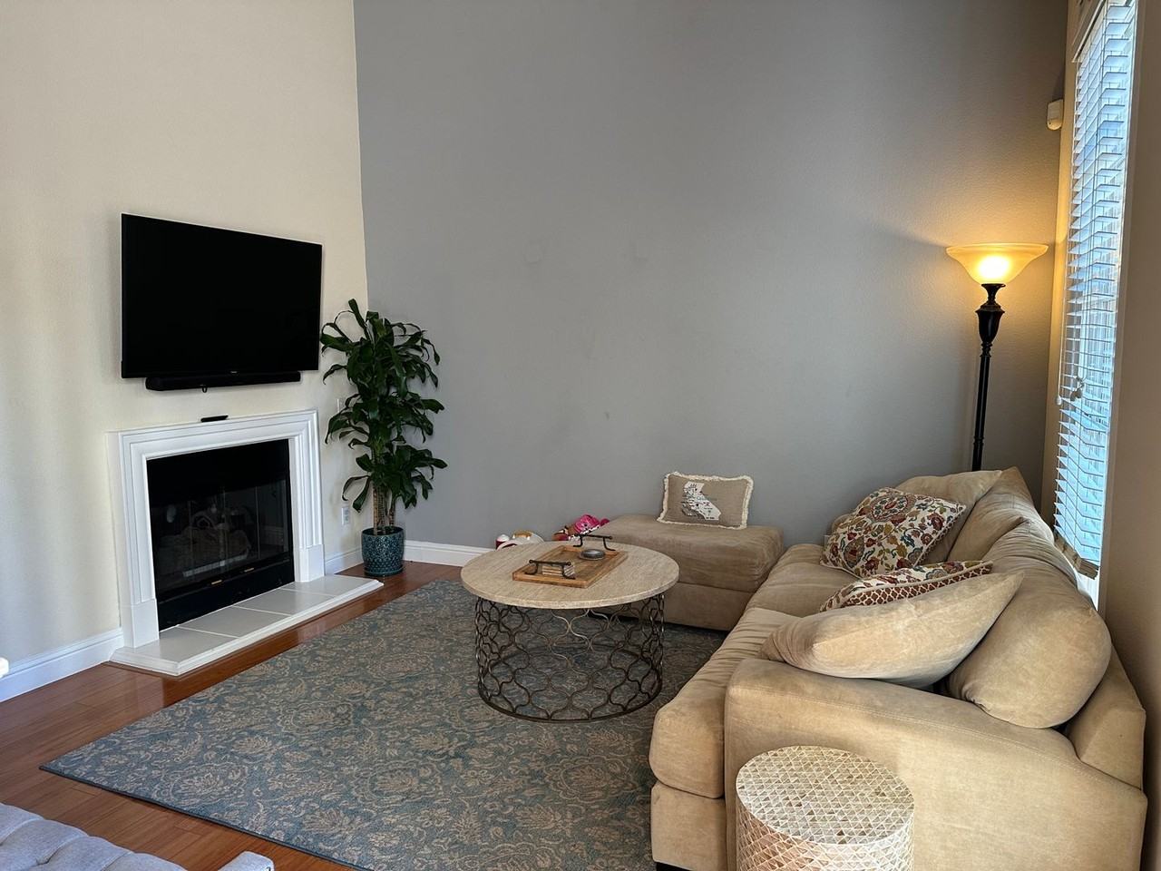 813 Georgetown Pl - Photo 2 of 18