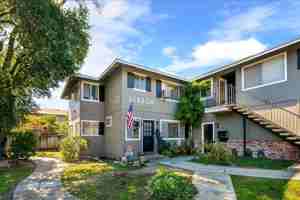 featured image of 135 Carlton Ave
