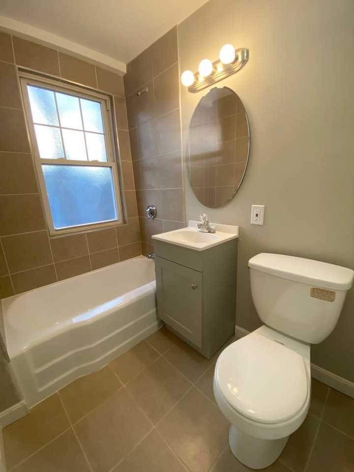 81 Broad St #2B - Photo 2 of 4