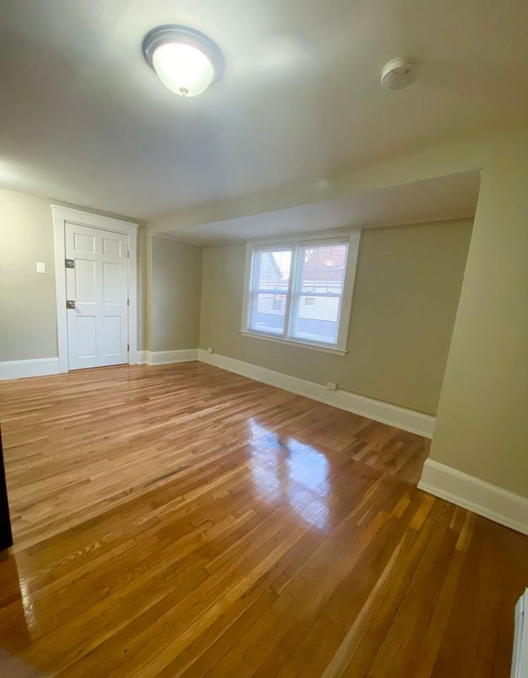 81 Broad St #2B - Photo 4 of 4