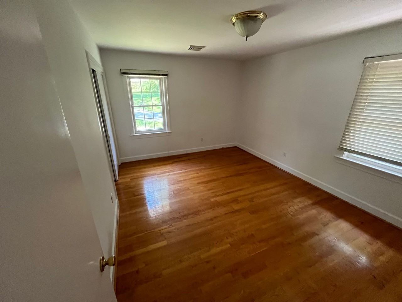 316 Sunset Blvd - Photo 3 of 7