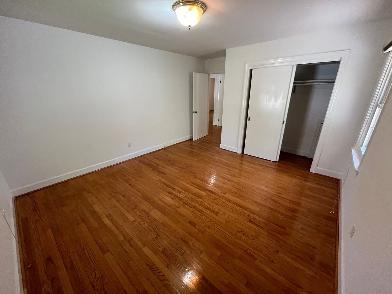 316 Sunset Blvd - Photo 5 of 7