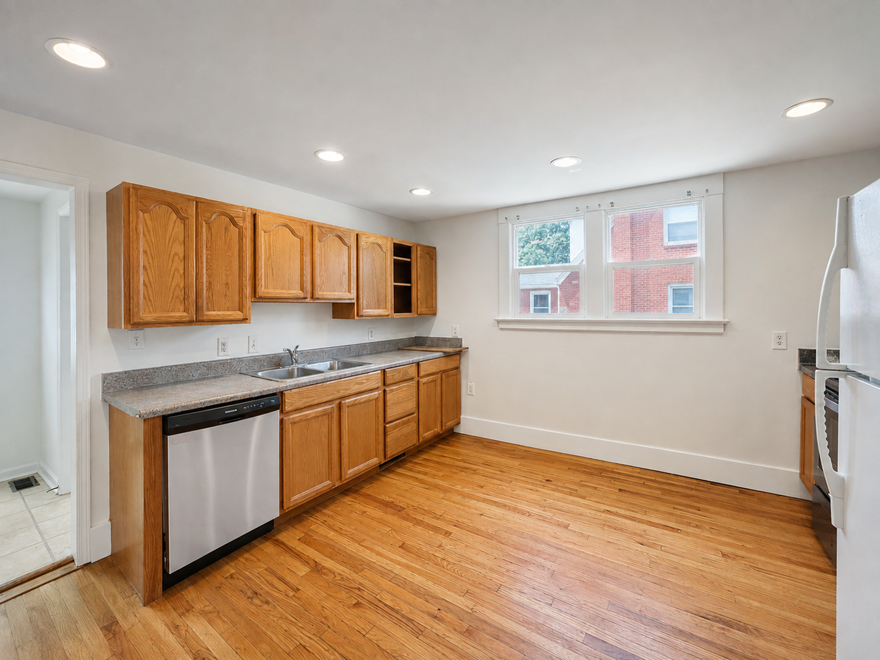 703 Progress St - Photo 4 of 19