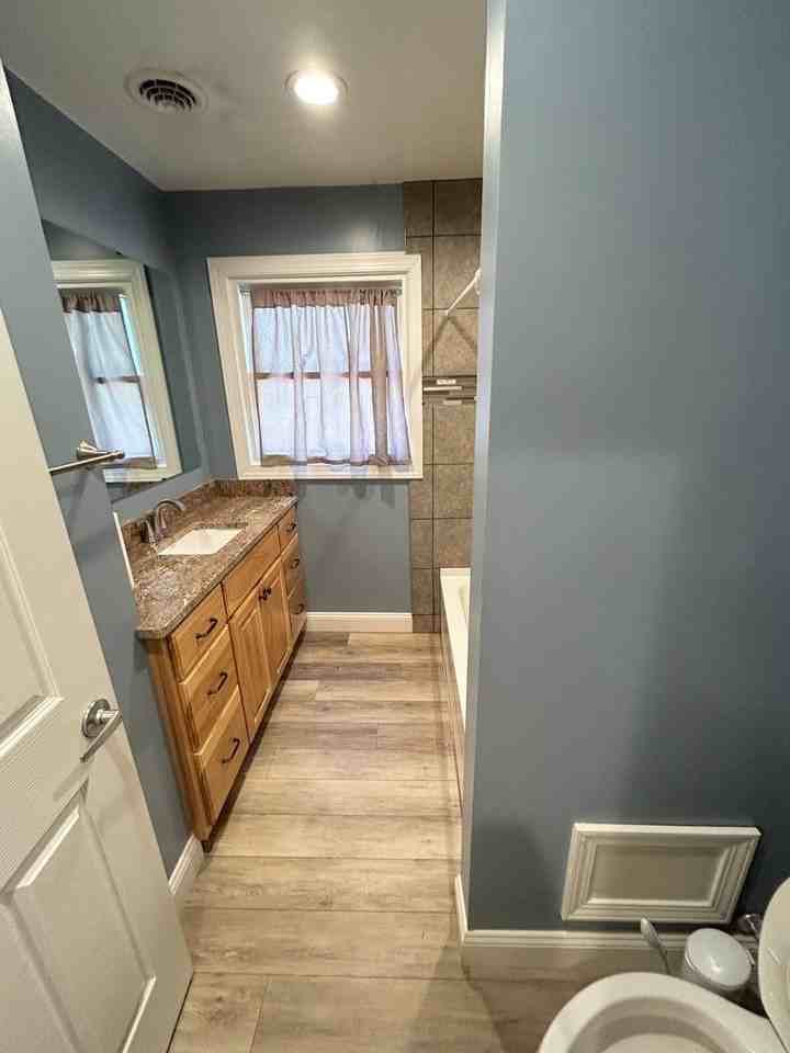 301 Patrick Henry Dr - Photo 6 of 14