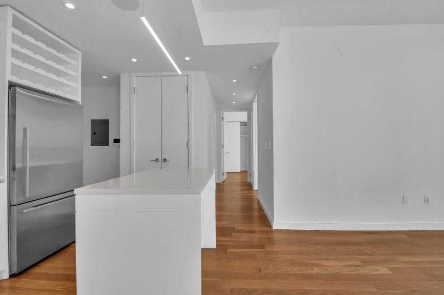 430 Albee Sq - Photo 4 of 10