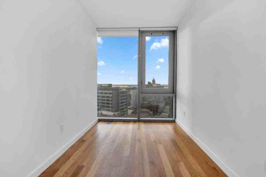 430 Albee Sq - Photo 6 of 10