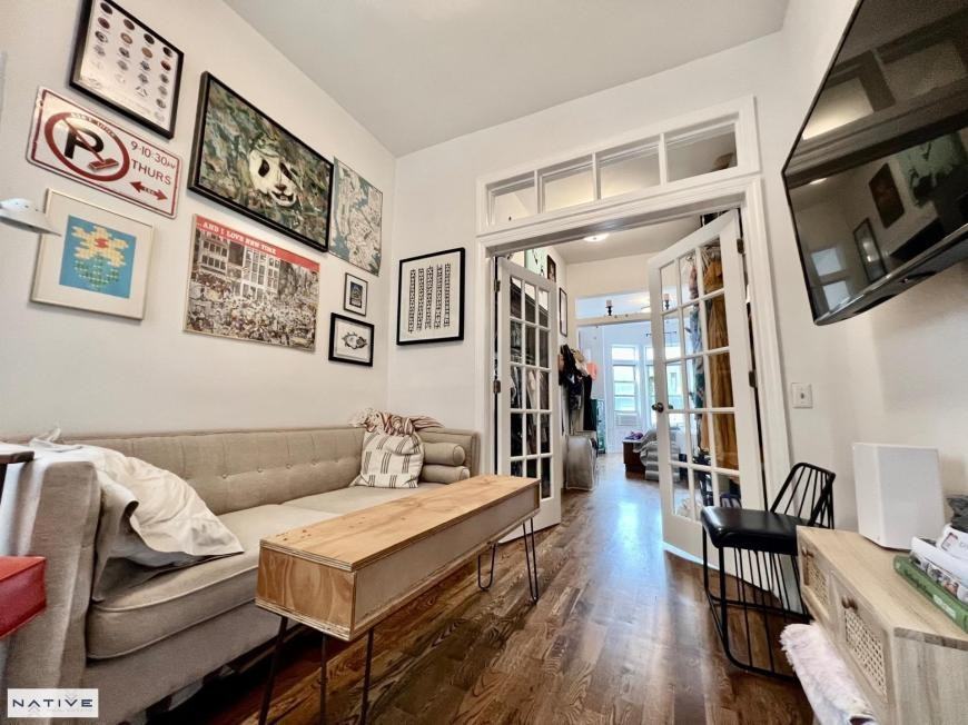 782 Manhattan Ave - Photo 6 of 10