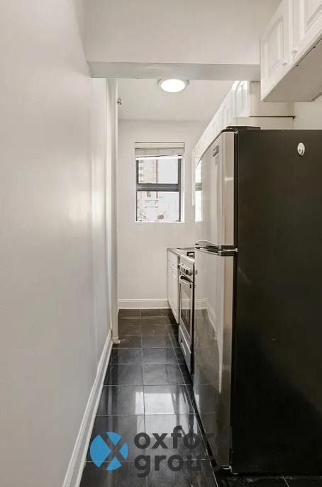 221 E 79th St - Photo 5 of 7
