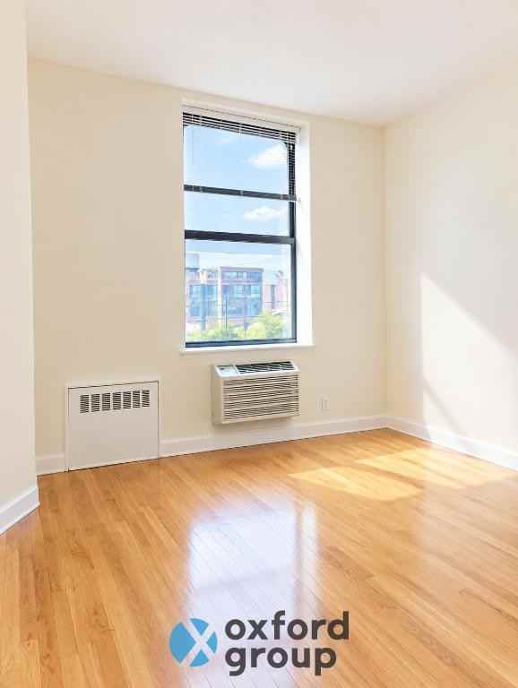 239 E 12th St - Photo 5 of 6