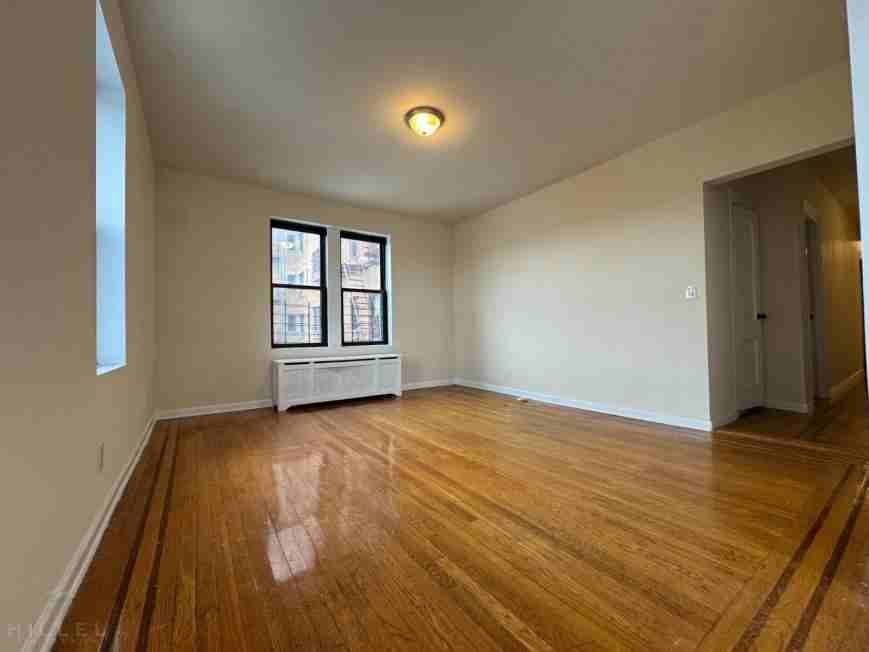 3614 165th St - Photo 5 of 8