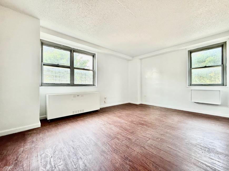 880 Colgate Ave - Photo 5 of 10