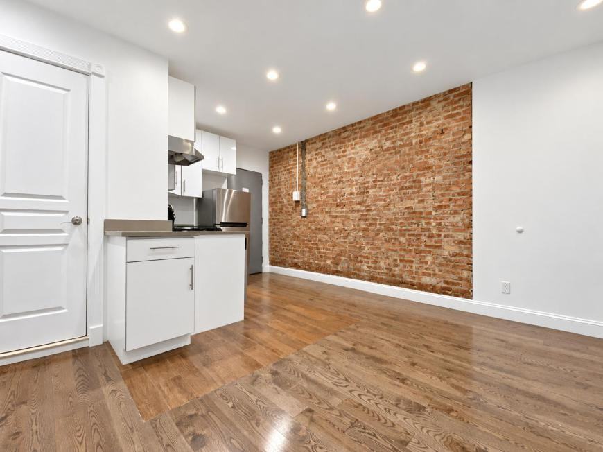 3620 Broadway - Photo 3 of 10