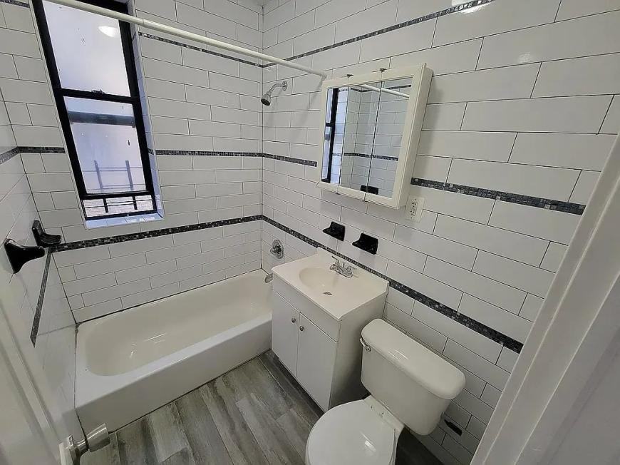 184 Nagle Ave - Photo 5 of 5