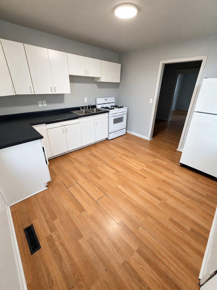 1605 1605 - 1607 11th Street - Photo 3 of 12