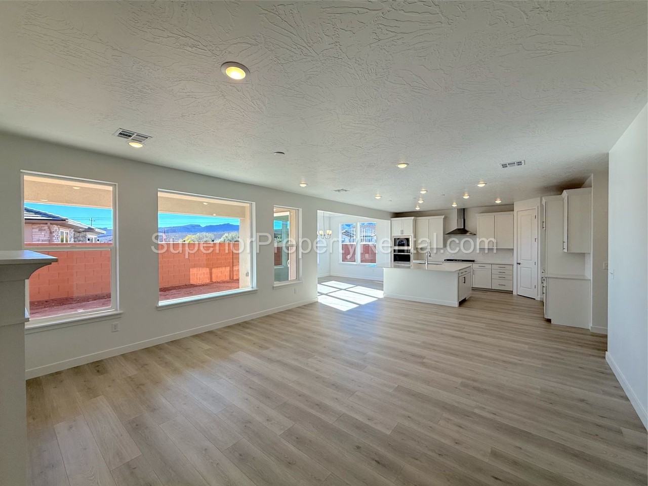705 S 230 W - Photo 5 of 24