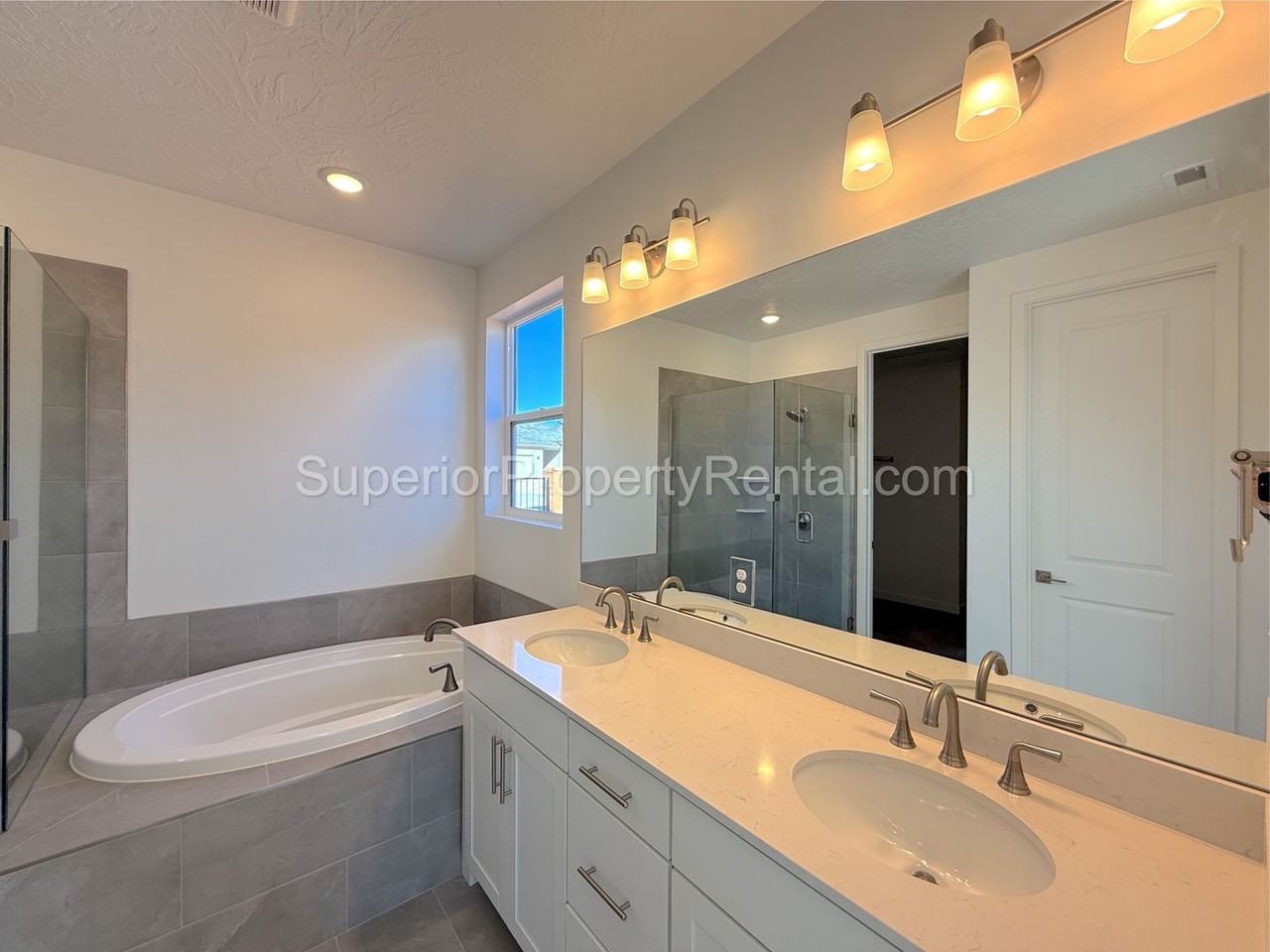 705 S 230 W - Photo 7 of 24