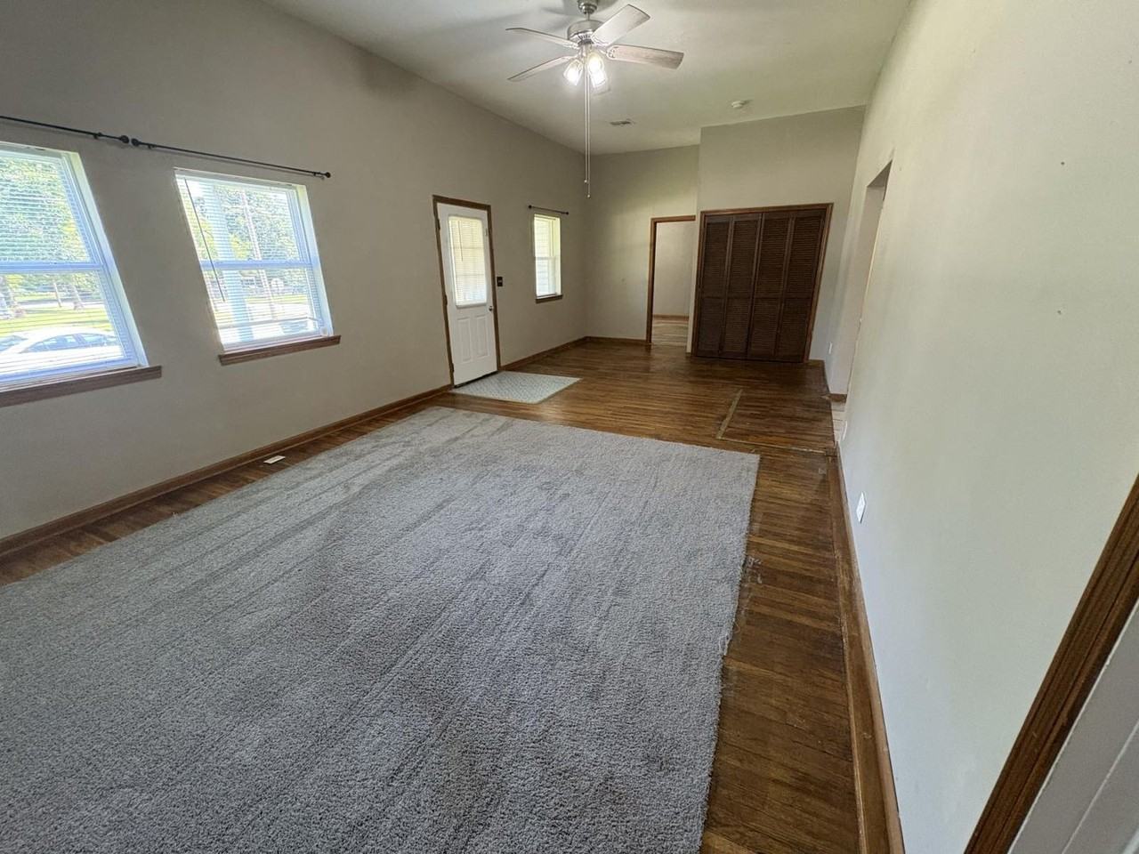 903 W Cherry St - Photo 3 of 32