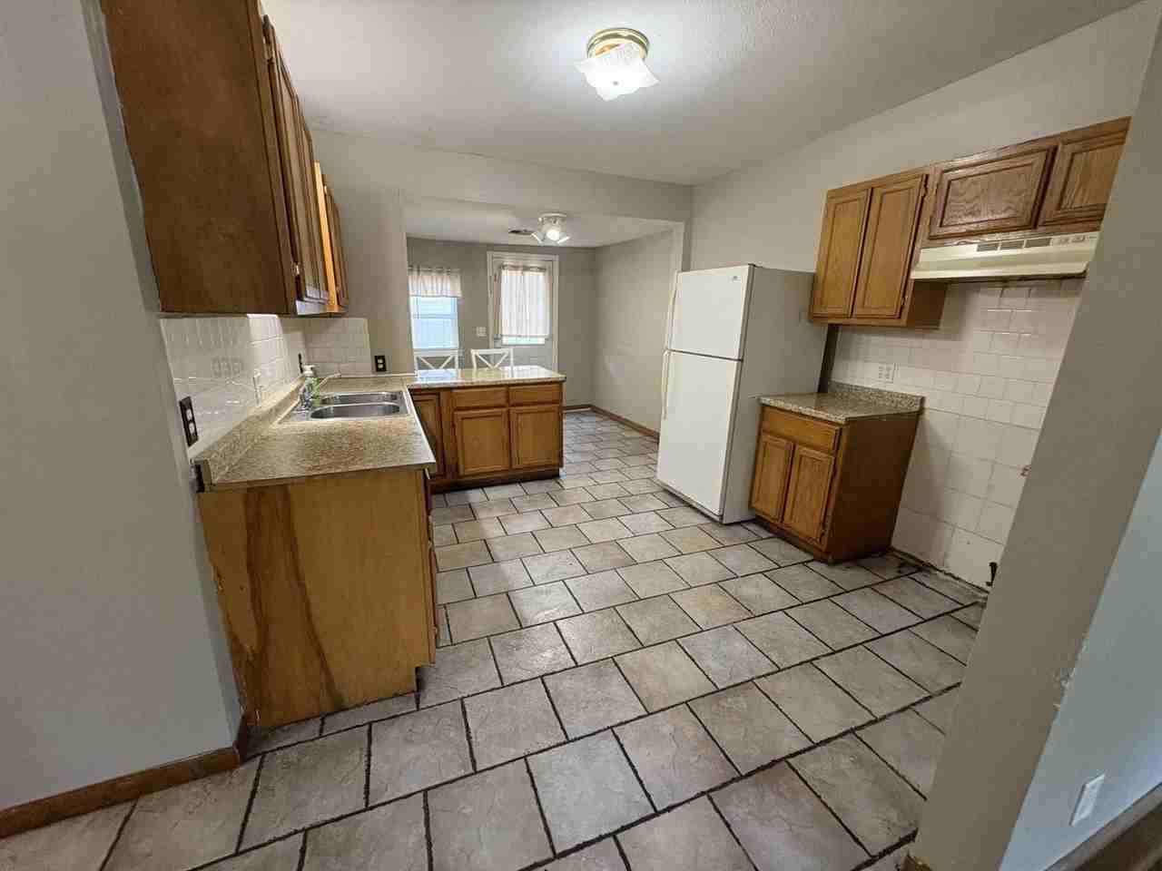 903 W Cherry St - Photo 6 of 32