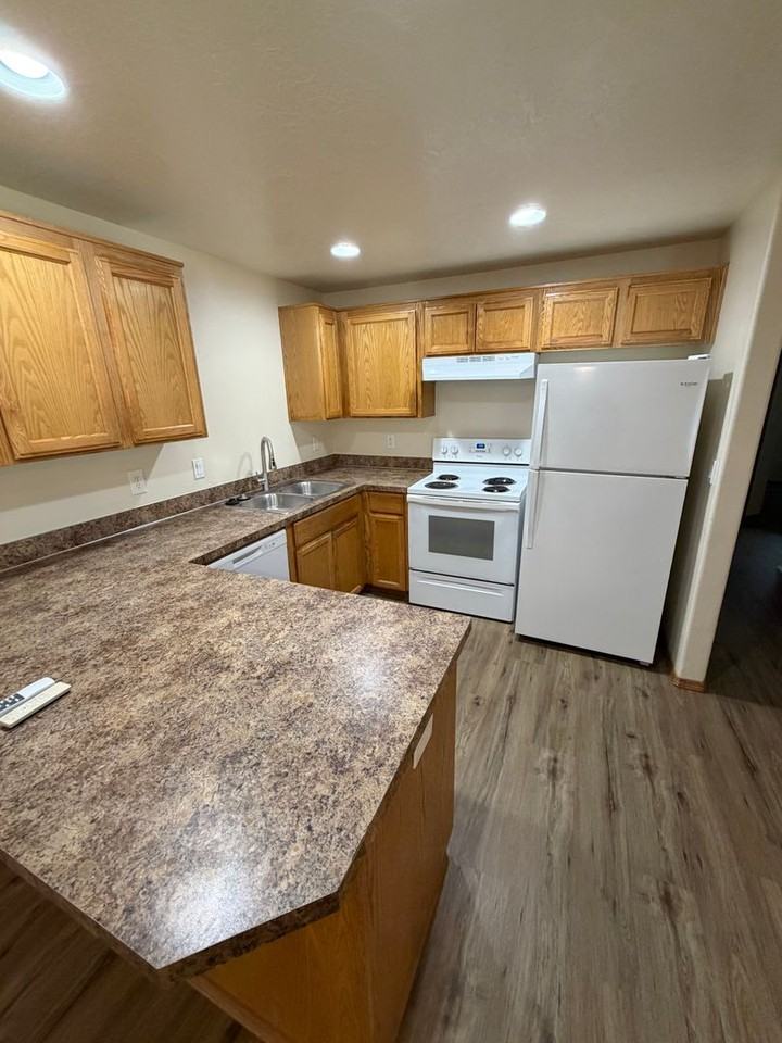 4920 Jenah Ct Se - Photo 6 of 14