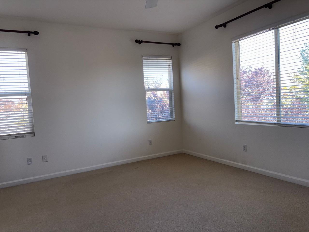 1687 Iron Mountain Dr - Photo 2 of 14