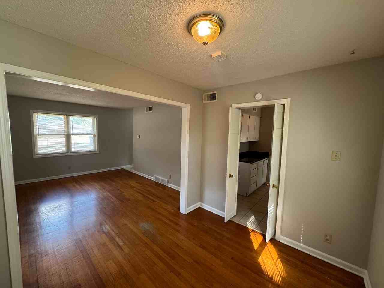1491 E Holmes Rd - Photo 7 of 23