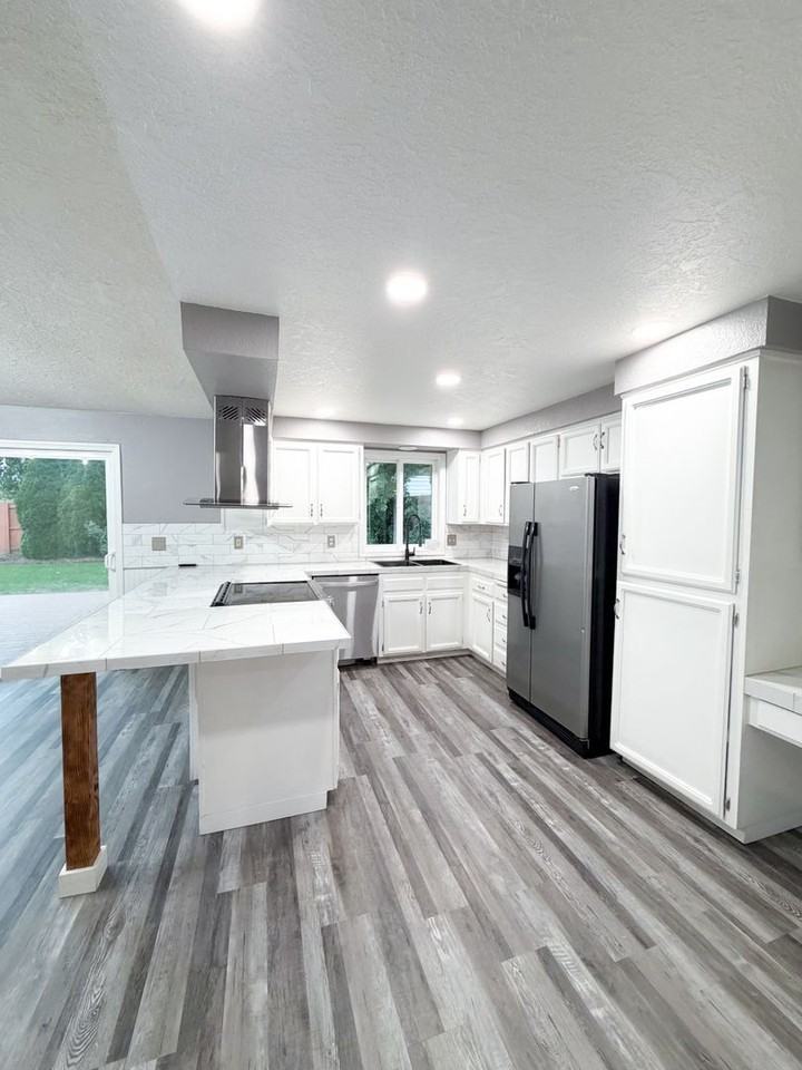 2276 15th Ave Nw - Photo 4 of 16