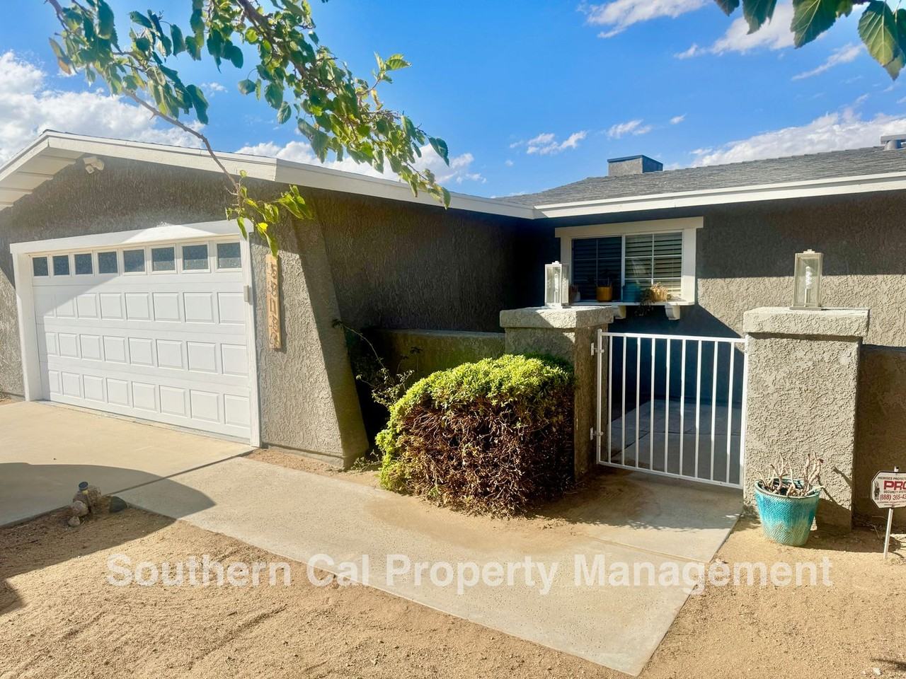 58136 Desert Gold Dr - Photo 2 of 48