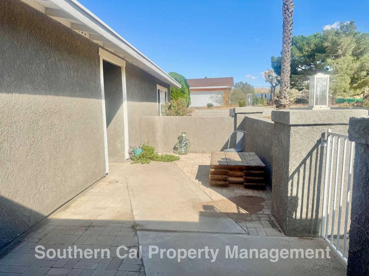58136 Desert Gold Dr - Photo 5 of 48