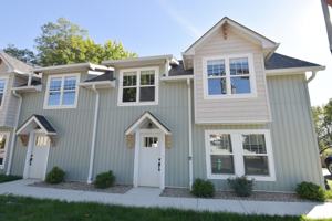 featured image of 37 E Larrabee St