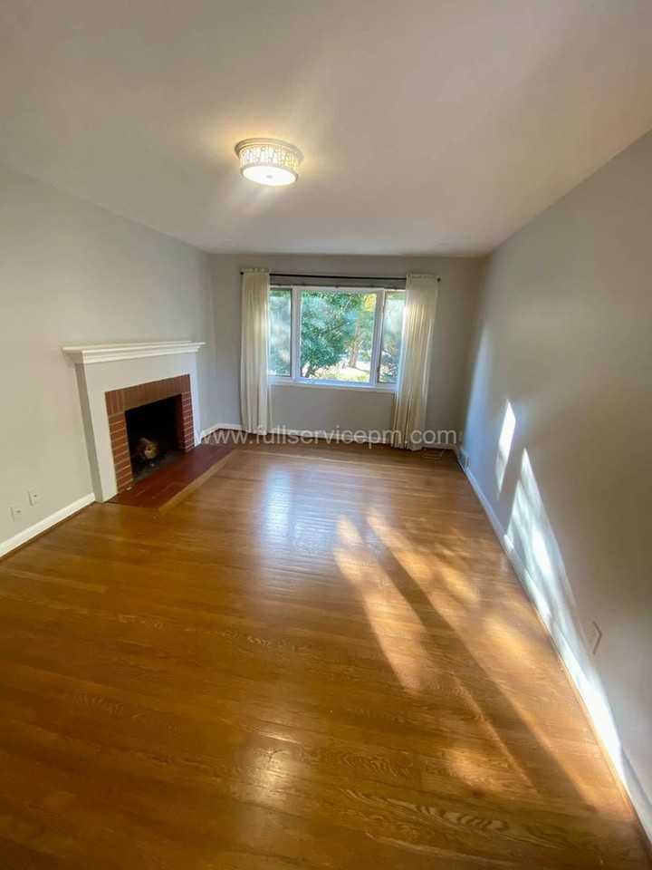 6522 38th Ave Ne - Photo 6 of 50